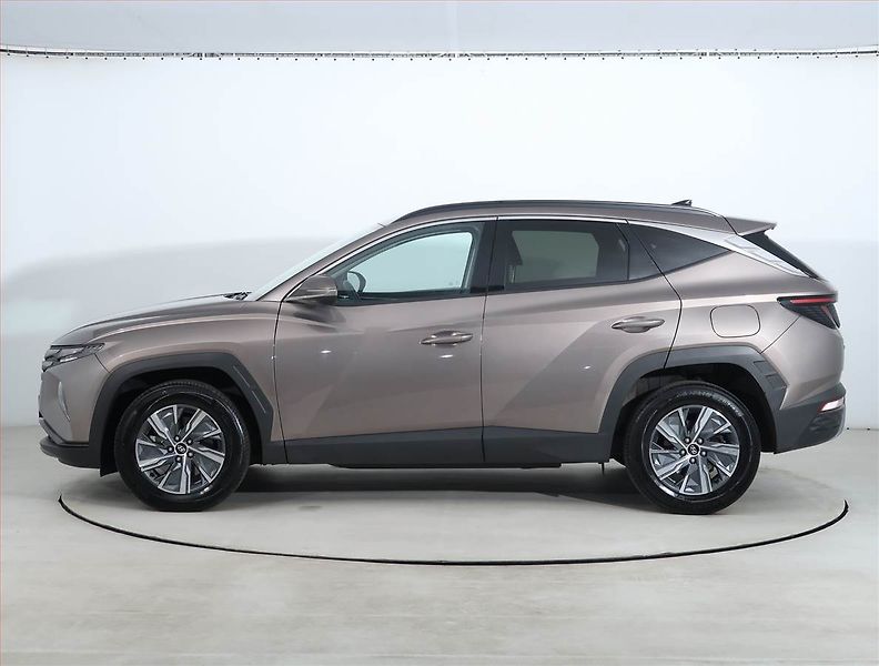 Hyundai Tucson (2022) 1.6 T-GDI HEV - fotka 3 z 22
