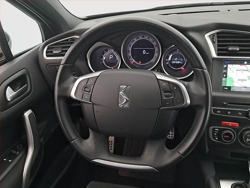 DS Automobiles DS4 (2016) 1.6 BlueHDi, Automat - fotka 20 z 20