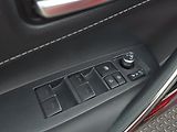 Toyota Corolla (2020) GR Sport 2.0 HEV A/T 131kw, se - náhled 18