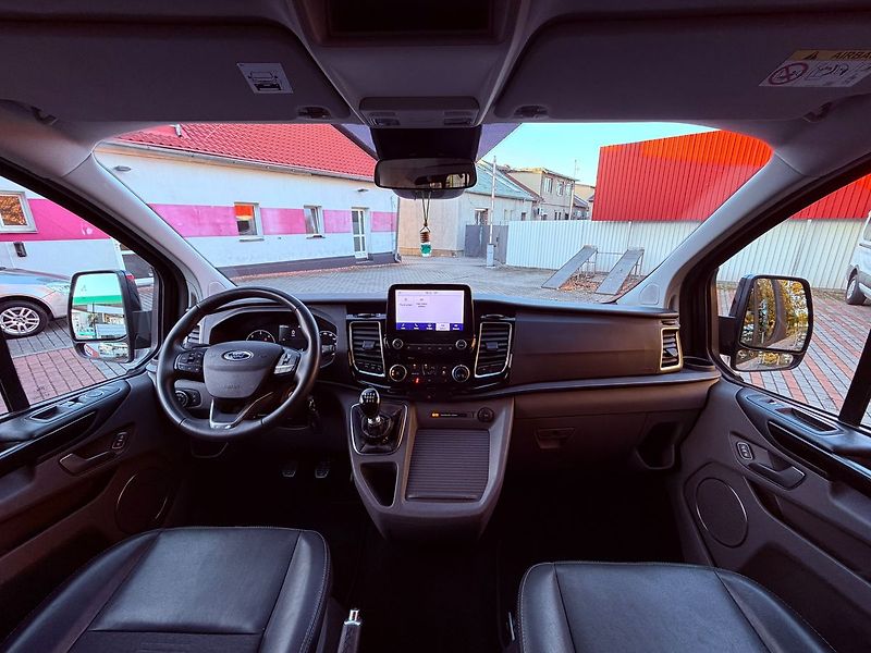 Ford Tourneo Custom 2.0 EcoBlue Titanium L2, ČR, 8 - fotka 20 z 32