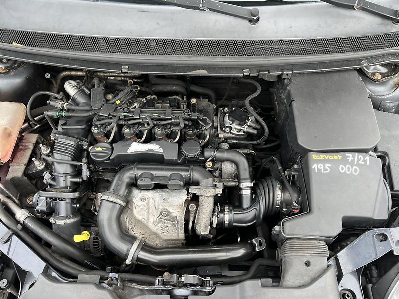 Ford Focus 1.6TDCi 66KW ČR TAŽNÉ KLIMA - fotka 33 z 39
