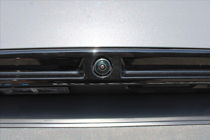 Peugeot 2008 1,2 PT  ČR,ALLURE,ZÁRUKA - fotka 31 z 38