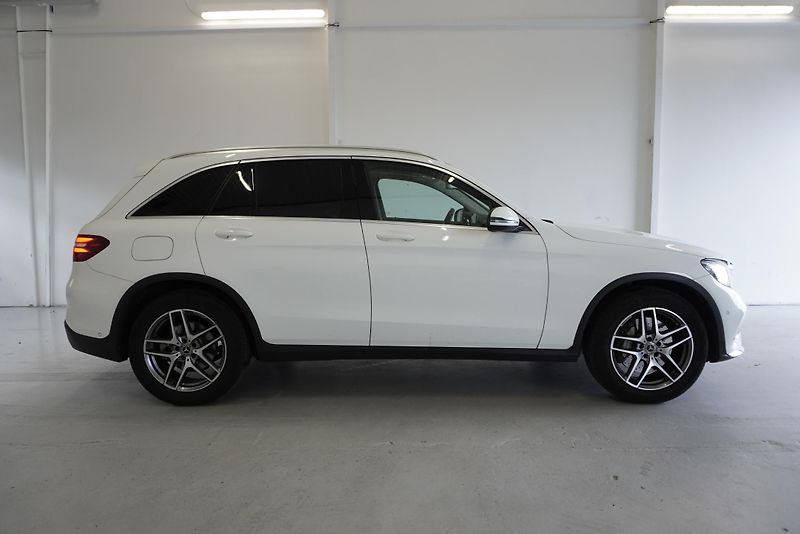 Mercedes-Benz GLC (2018) GLC300 2,0I 4MATIC AMG PACKET - fotka 4 z 27