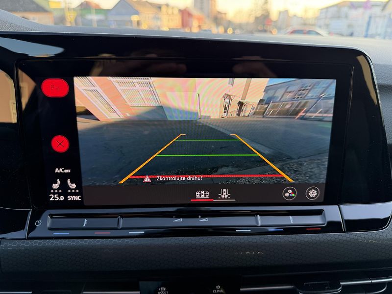 Volkswagen Golf GTD 2,0 TDi/147kW - DSG,Matrix - fotka 44 z 85
