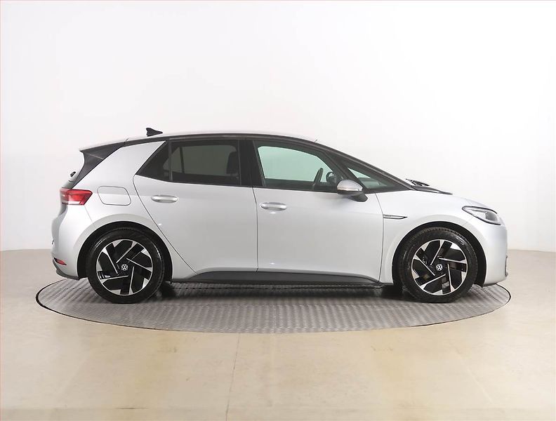 Volkswagen ID.3 (2021) Pro Perf. (62 kWh), SoH 92% - fotka 6 z 22