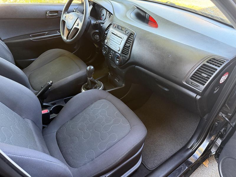 Hyundai i20 1,4CRDI  - fotka 10 z 18