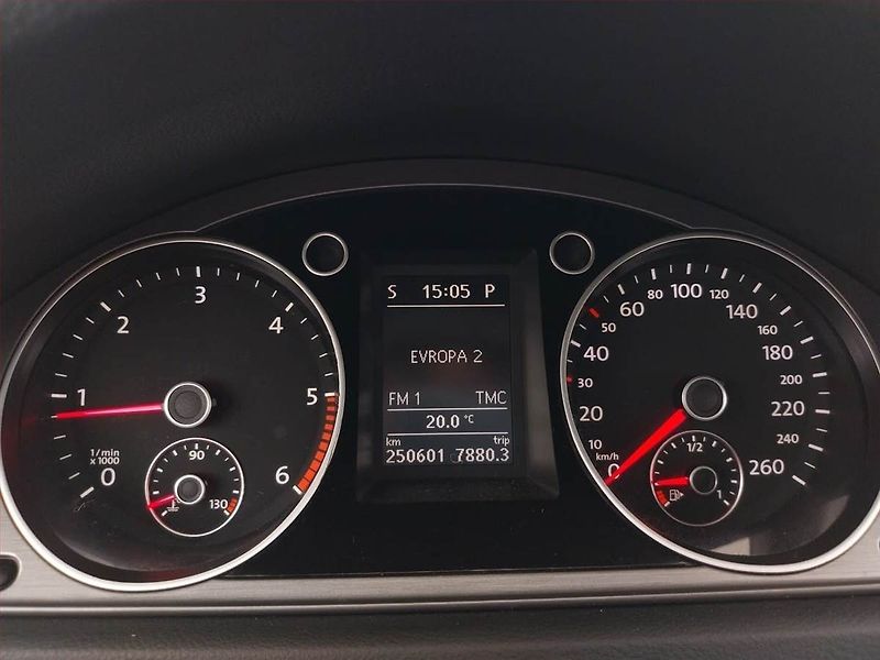 Volkswagen Passat (2011) Comfortline 2.0 TDI, Automat - fotka 11 z 22