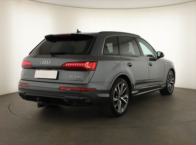 Audi Q7 (2023) 60 TFSI e - fotka 5 z 25
