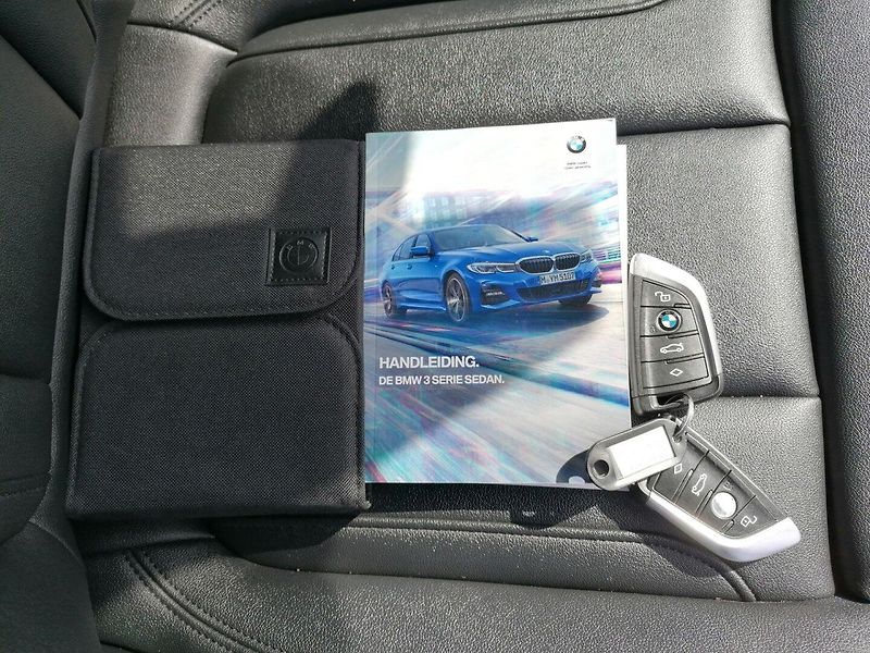 BMW Řada 3 (2020) 2.0 318D  A/T,Kůže,Ambient. - fotka 31 z 31