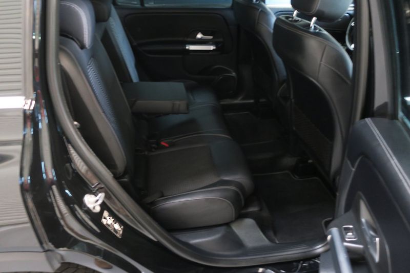 Mercedes-Benz GLB (2022) 220 D 4MATIC - fotka 40 z 48
