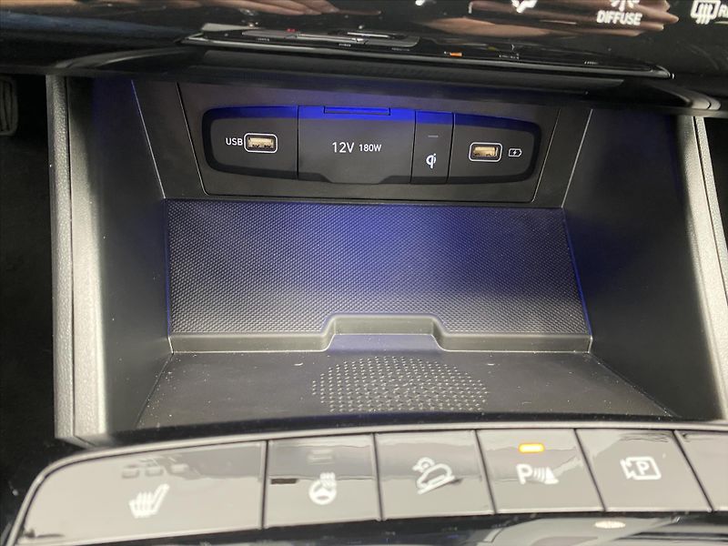 Hyundai Tucson 1,6 T-GDi MHEV 132kW 4x4 - fotka 20 z 28