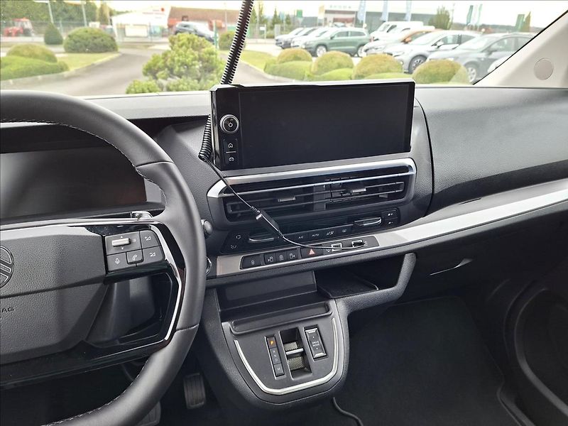 Citroën SpaceTourer 2,0 BlueHDi 180 EAT8 SHINE XL - fotka 19 z 36