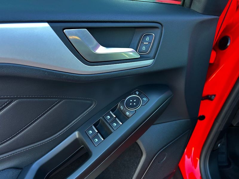 Ford Focus (2021) 1.0 EcoBoost-P.KAMERA - fotka 16 z 49