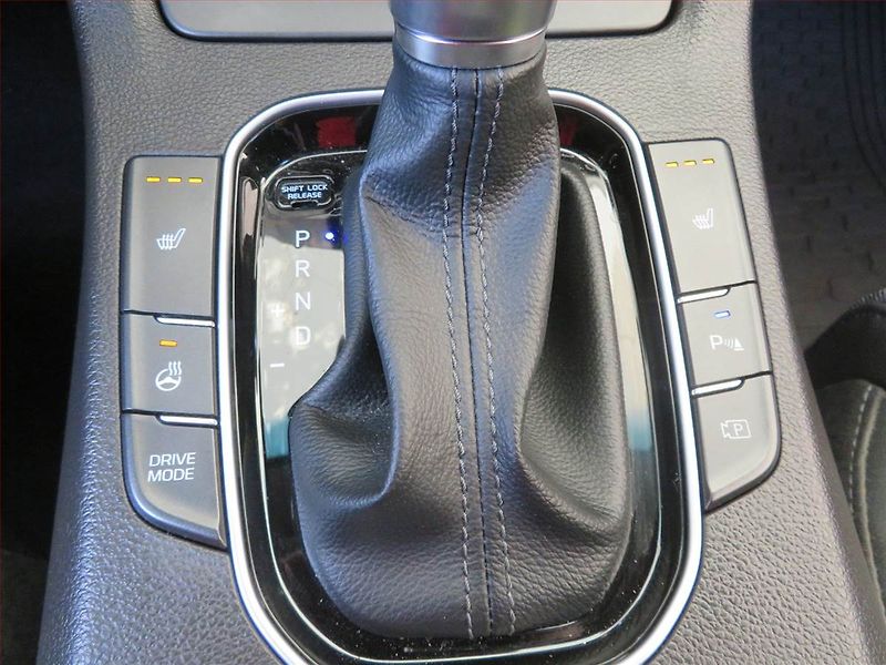 Hyundai i30 (2020) 1.5 T-GDI MHEV, Automat - fotka 17 z 18