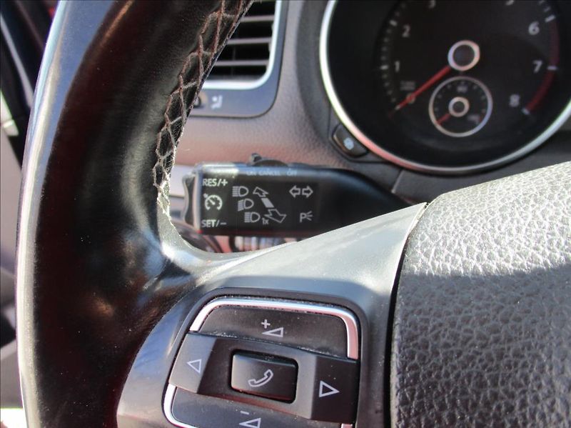 Volkswagen Golf 1,4 TSI,digiklima,servis,tažné - fotka 20 z 36