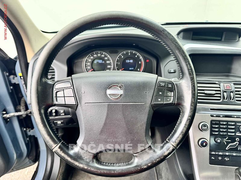 Volvo XC60 (2009) 2.4D AWD, AT, park.čidla - fotka 12 z 15