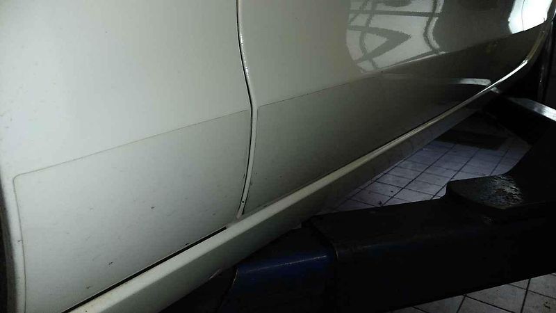 Témeř 5 metrů dlouhý sedan skýtá dostatek pohodlí pro celou posádku