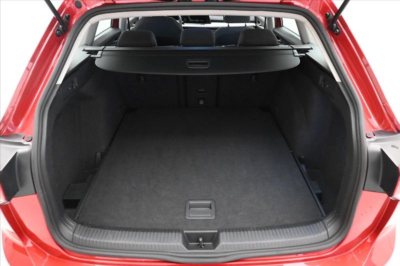 Volkswagen Golf 2,0 TDI 110 kW DSG Business Zá - fotka 10 z 28