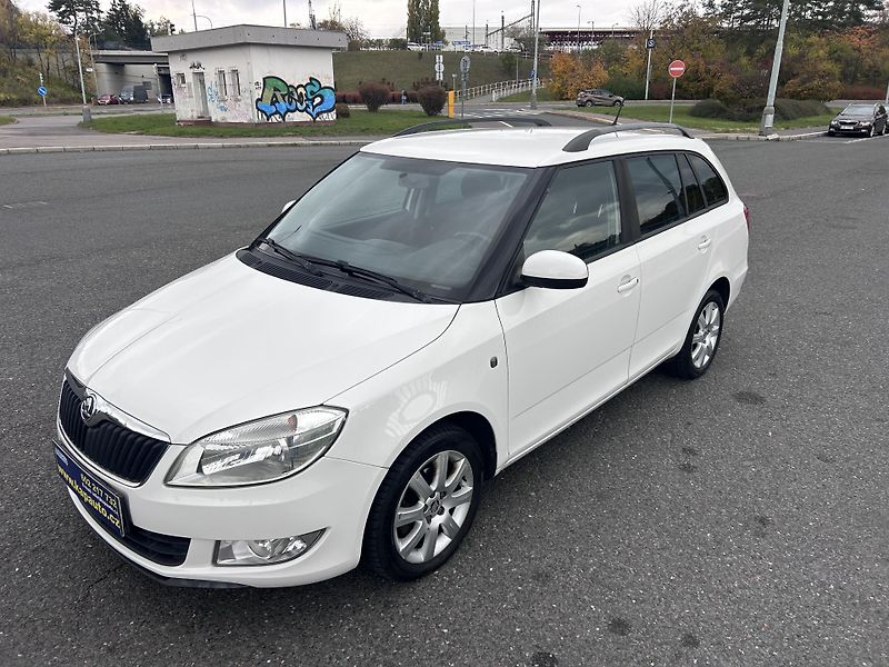 Škoda Fabia Kombi 1.2 TSI Ambiente - fotka 25 z 31