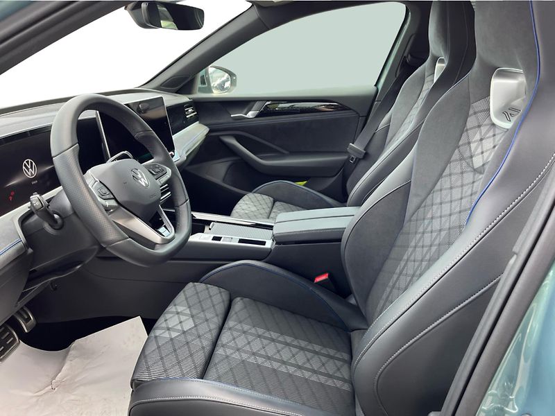 Volkswagen Passat (2026) R-Line 2,0 TDI 110 kW  DSG - fotka 11 z 27