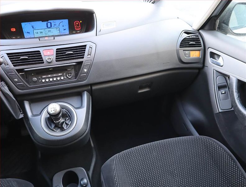 Citroën C4 Picasso (2006) 1.6 HDi, 7 míst, po STK, Klima - fotka 8 z 21