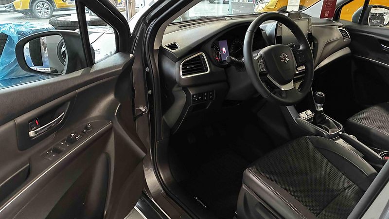 Suzuki S-Cross (2025) 1,4 BJ Elegance Panorama 4x4 - fotka 6 z 7