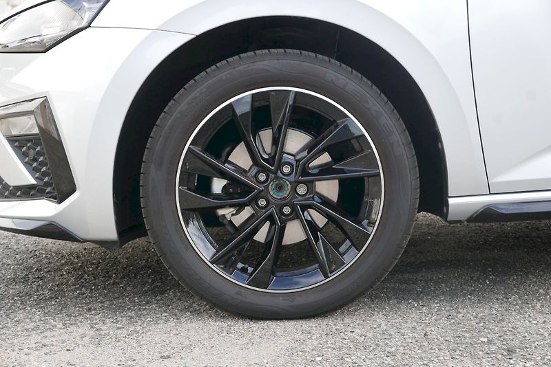 Škoda Scala (2025) 1.5 TSI 110 kW M6° Monte Carlo - fotka 28 z 32