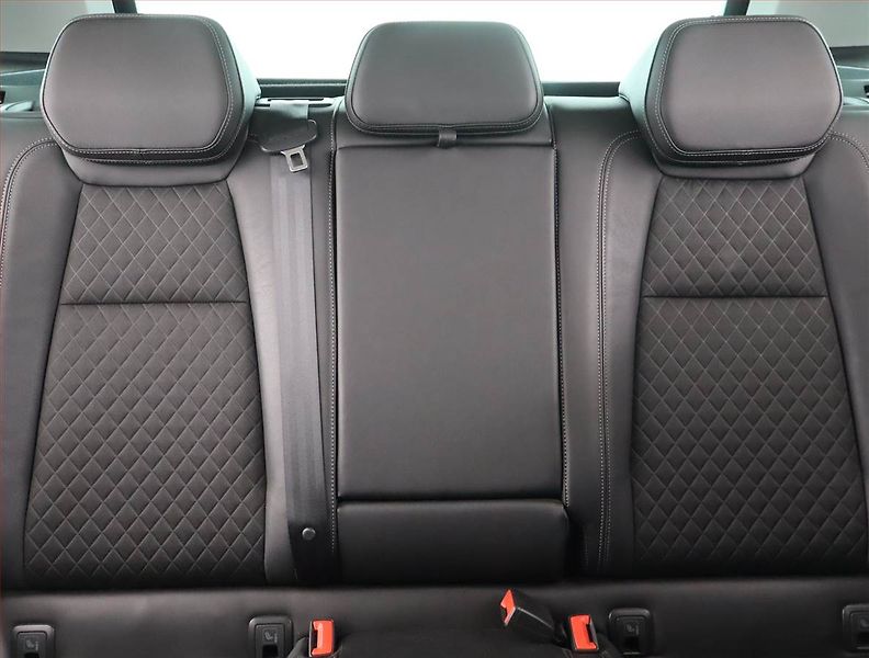 Škoda Karoq (2019) Style Plus 1.5 TSI - fotka 10 z 24