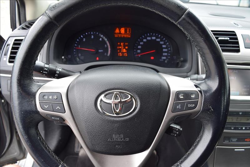 Toyota Avensis 2,2 D-CAT 130KW NOVÉ V CZ - fotka 30 z 43