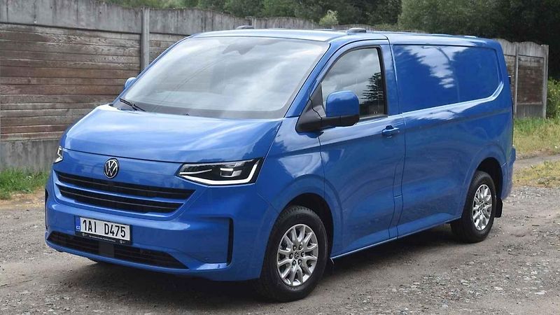 Volkswagen Transporter existuje již v sedmé generaci.