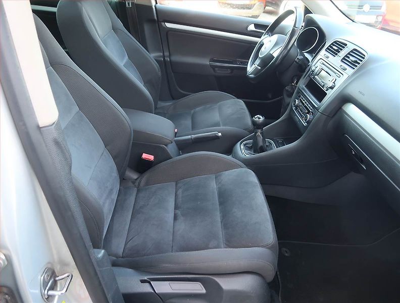 Volkswagen Golf (2010) 1.6 TDI, po STK, Tažné - fotka 9 z 14