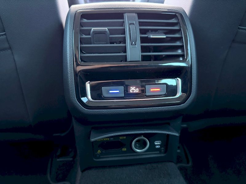 Volkswagen Passat (2021) 2.0 TDI 110kW R-LINE - fotka 27 z 35