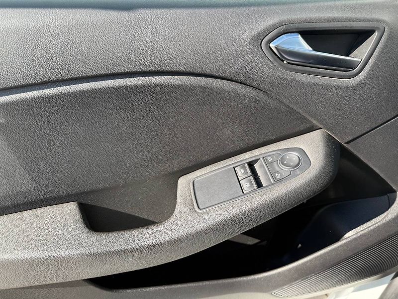 Renault Clio (2021) 1.0 SCe 49 kW Zen - fotka 19 z 21