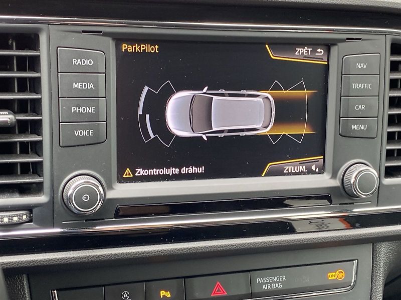 Seat Leon (2015) ST 1.6 TDI DSG Style - fotka 12 z 29