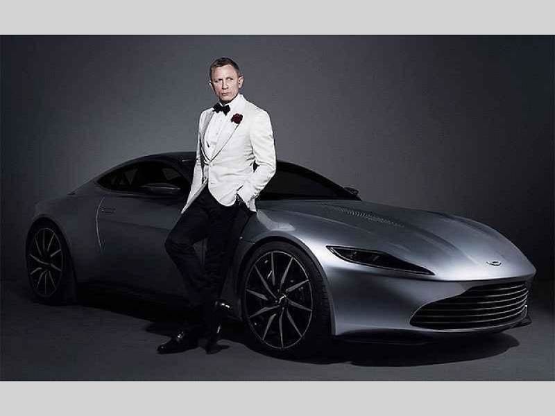 Aston Martin DB10.