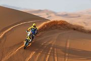 Účastníci Rallye Dakar zdolávají obrovské duny