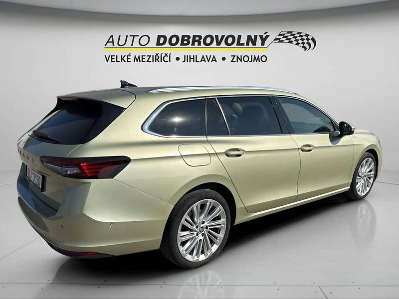Škoda Superb Combi L&K 2,0 TDI 110kW DSG7/. - fotka 8 z 24