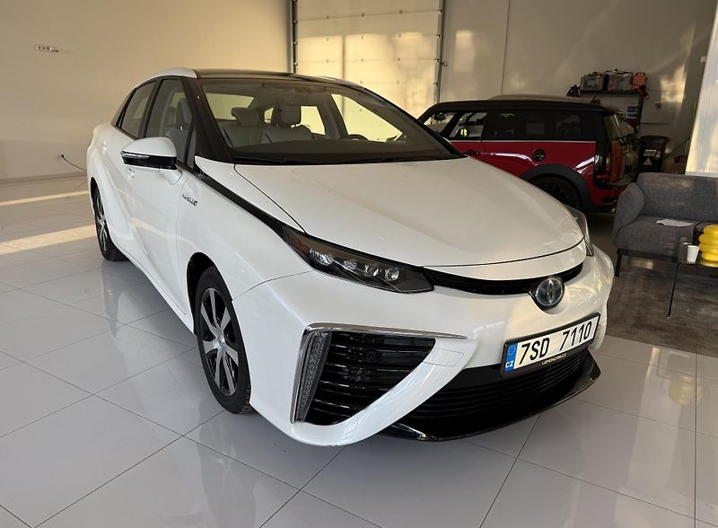 Toyota Mirai (2017) - fotka 2 z 23