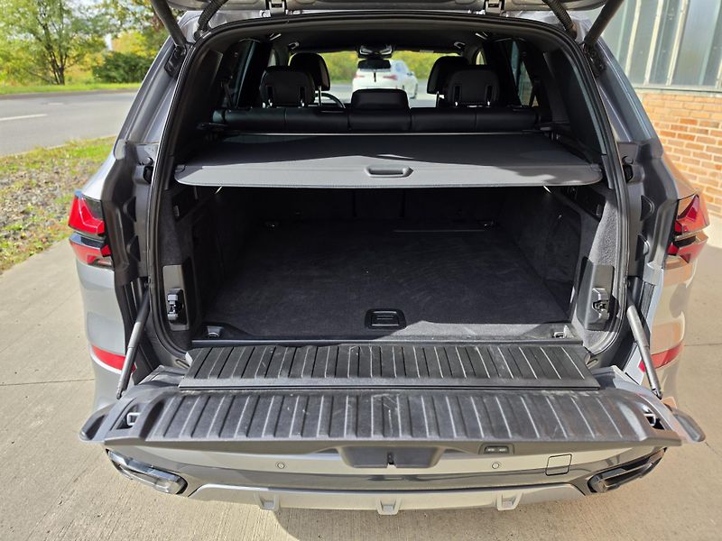BMW X5 (2024) xDrive 30d M PAKET - fotka 16 z 22