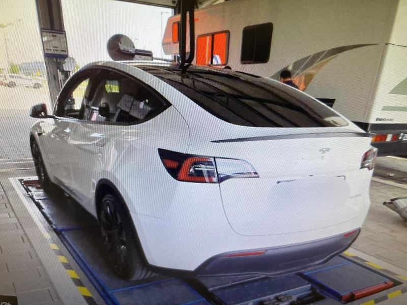 Tesla Model Y PERFORMANCE 393kw TZ 91,3% - fotka 2 z 6