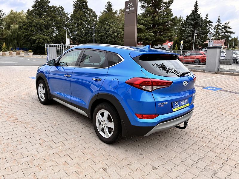 Hyundai Tucson 4x4, STYLE,TAŽNÉ,1.MAJITEL - fotka 5 z 28