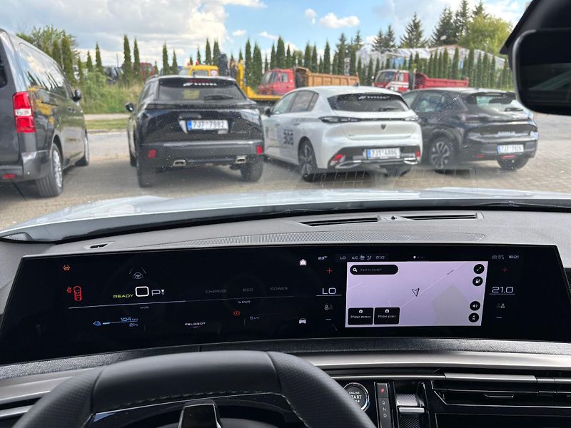 Peugeot 3008 (2026) GT Elektromotor 210 k / 73 kWh - fotka 14 z 22