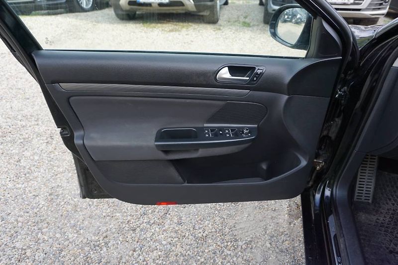 Volkswagen Golf Variant (2011) 2,0 - fotka 7 z 25