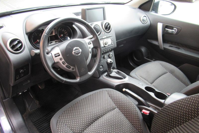 Nissan Qashqai 1.5 DCi AUT. KLIMA TAŽNÉ - fotka 9 z 27