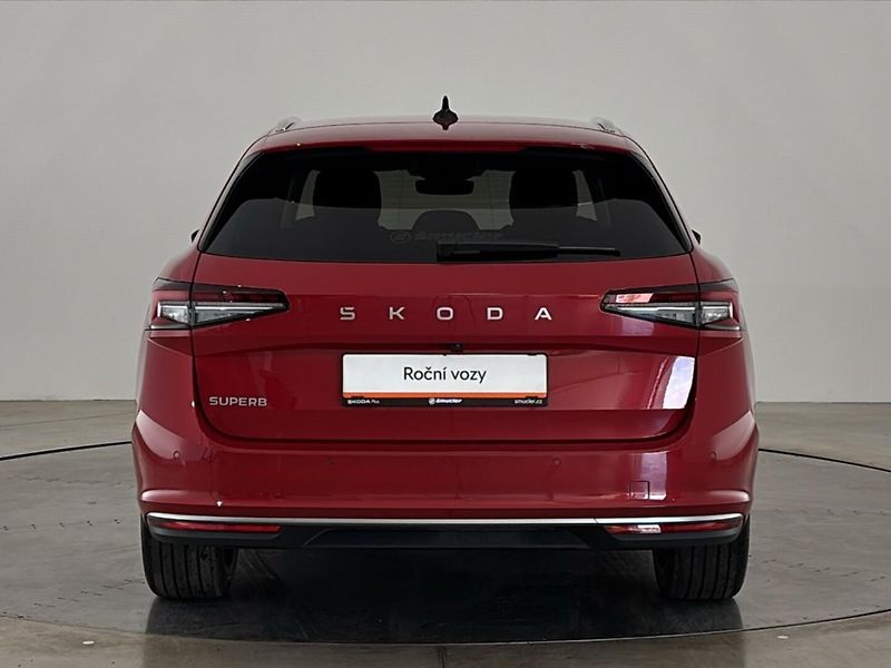 Škoda Superb L&K DSG - fotka 17 z 31