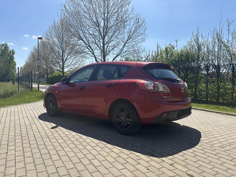 Mazda 3 1.6 CE - fotka 6 z 27