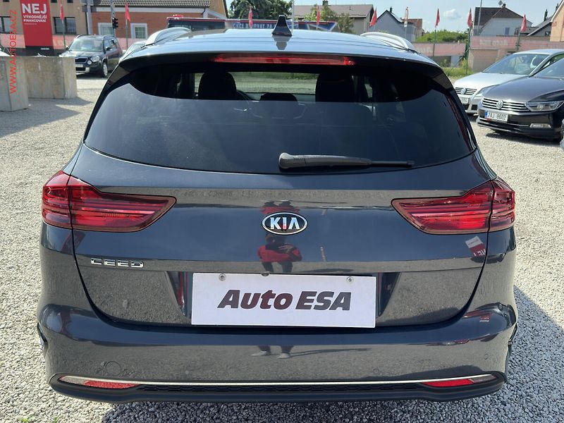 Kia Ceed (2020) 1.4T-GDi, ČR, servis.kniha - fotka 5 z 19