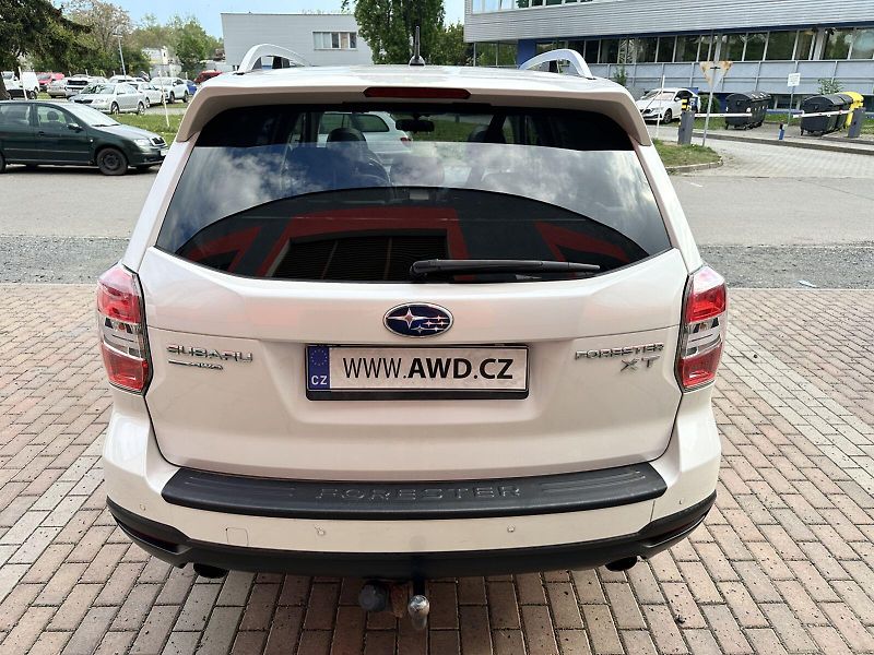 Subaru Forester (2013) 2.0XT Executive MY2013 - fotka 16 z 17