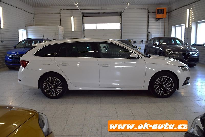 Škoda Octavia 2.0 TDI STYLE PLUS MATRIX DSG  - fotka 9 z 77