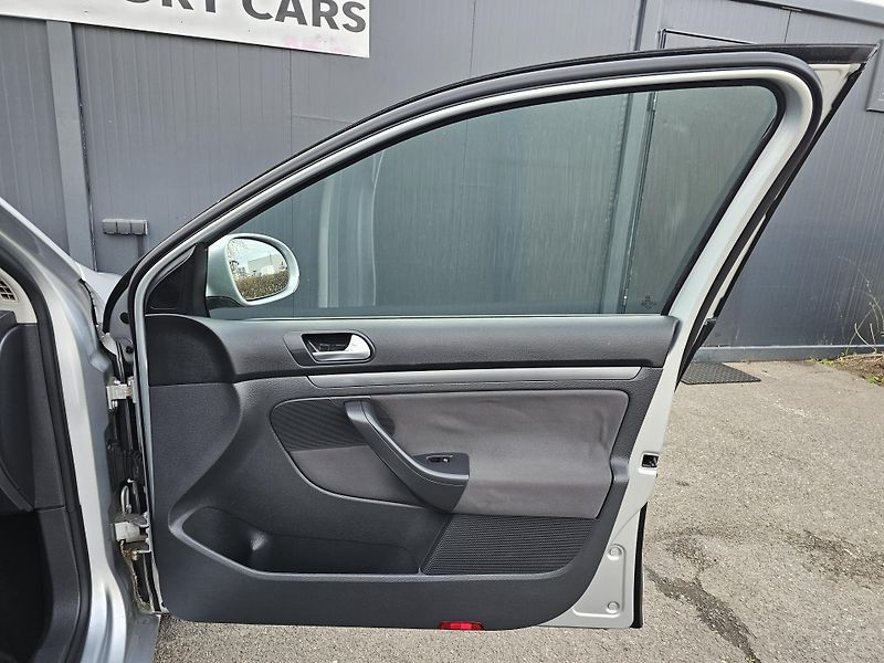 Volkswagen Golf 1.9 TDI 77kW,KLIMA,2x KOLA - fotka 21 z 38
